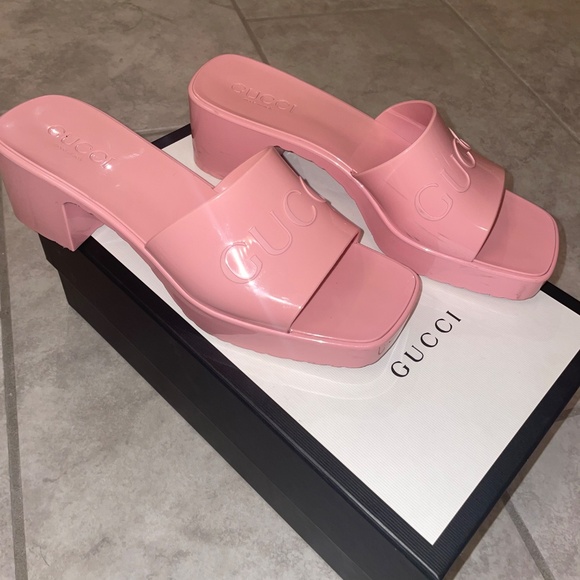 AUTHENTIC GUCCI Wild Rose Pink Rubber Platform Slide Sandals - Picture 2 of 12